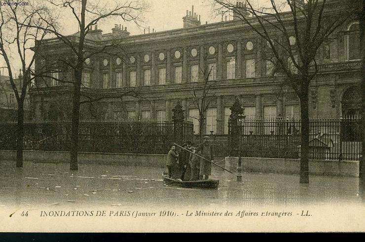 CARTE POSTALE - 44 - INONDATIONS DE PARIS - JANVIER 1910