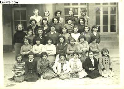 Photographie originale de la Classe Fminine de Roucas Blanc, 1re anne 1955 - 1956