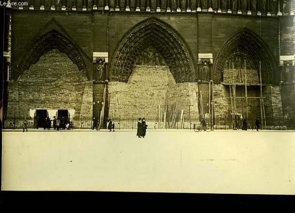 Photographie originale, albumine, en noir et blanc, des Mesures de Protection  Notre-Dame.